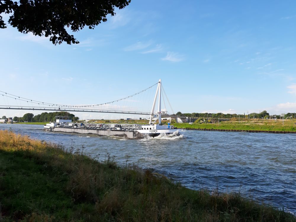 Tanker Amsterdam-Rijnkanaal